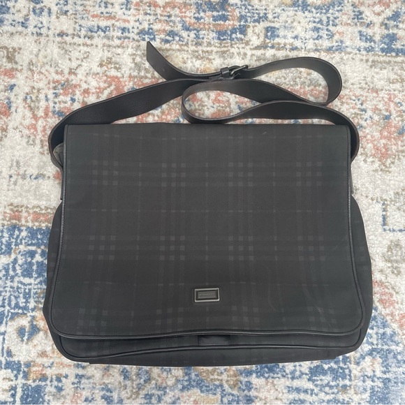 BURBERRY- Dark Gray Smoke Check PVC Men’s Messenger Laptop Work Bag House Check - Picture 1 of 13